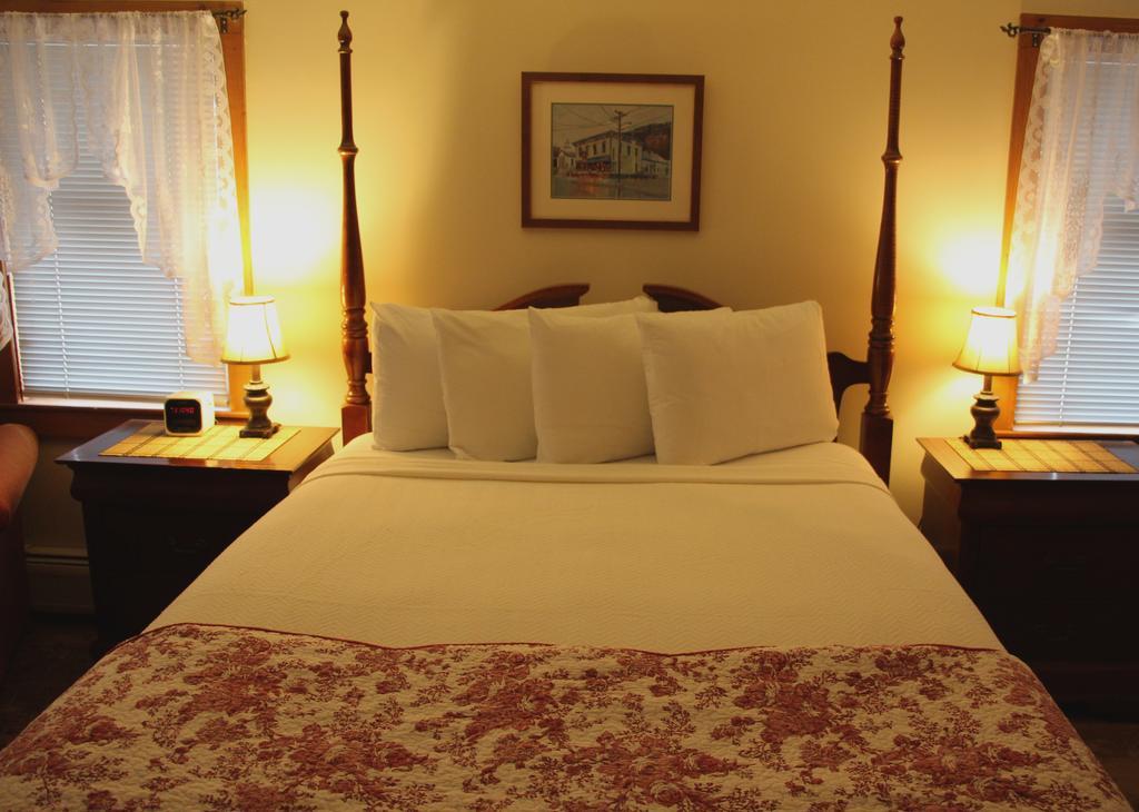 The Vermont Inn Mendon Esterno foto